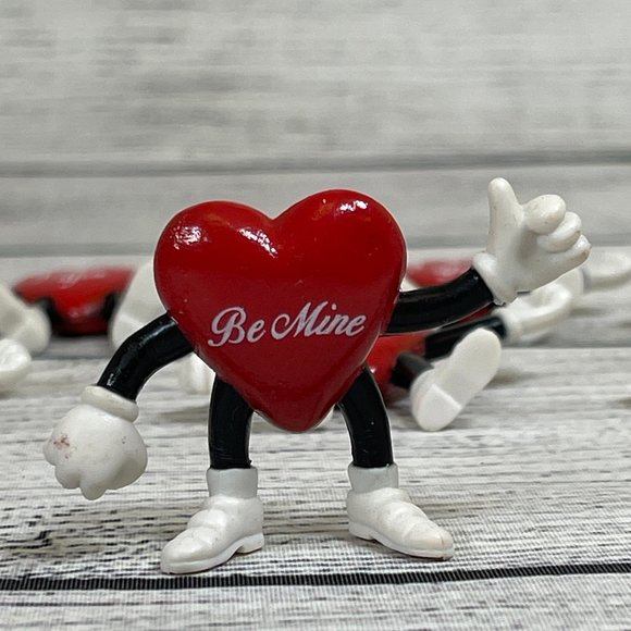 16 Assorted Vintage Valentine Hearts Man Novelty Gift LOT 1 3/4" tall - Picture 7 of 9